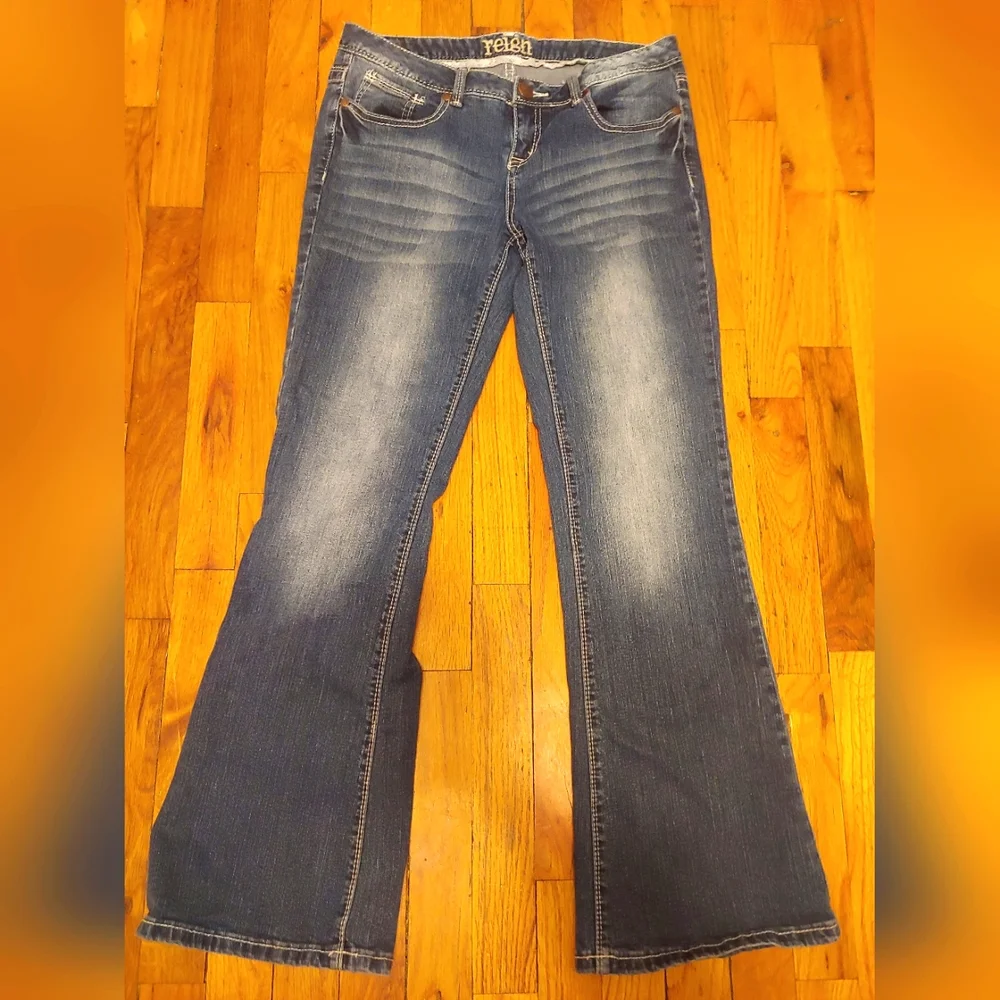 B2G1 FREE! Flare Reign Sandblasted Short Jeans - Picture 2 of 10